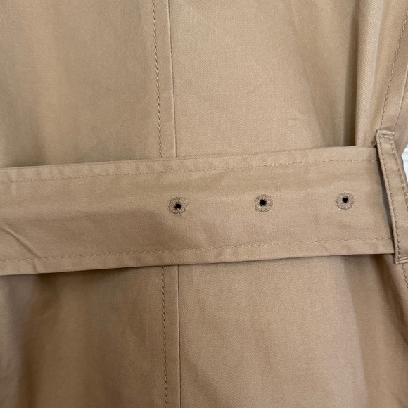 Banana Republic Classic Tan Trench Coat with bottom ruffle detail - Picture 6 of 9